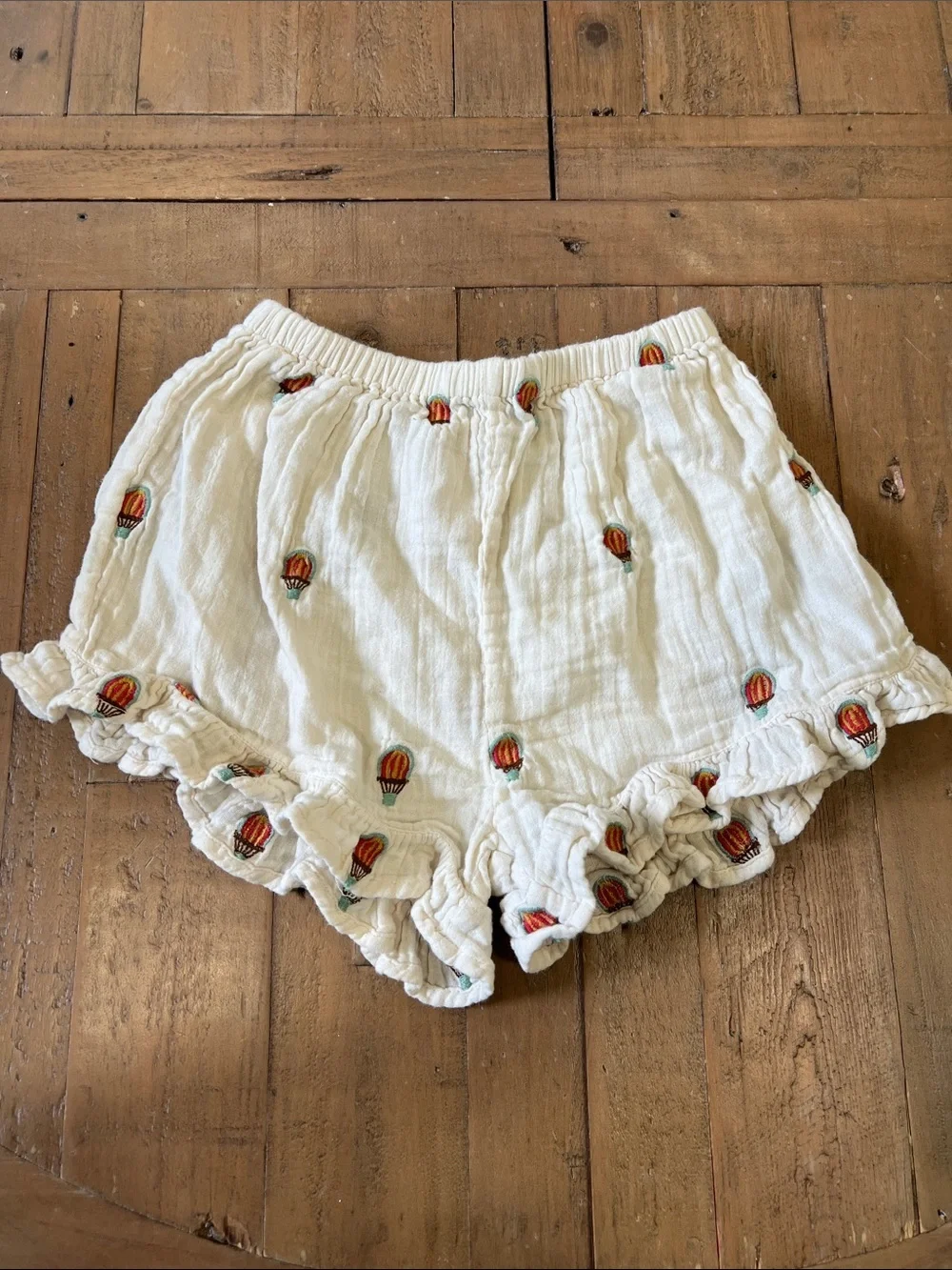 Pink chicken hot air balloon embroidered sleeveless top and short set 8 years
